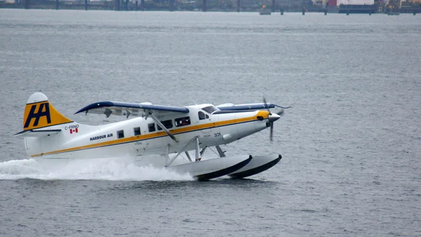 Vancouver, Ca - Eylül 2014-deniz arazi ve limanda çıkar — Stok fotoğraf