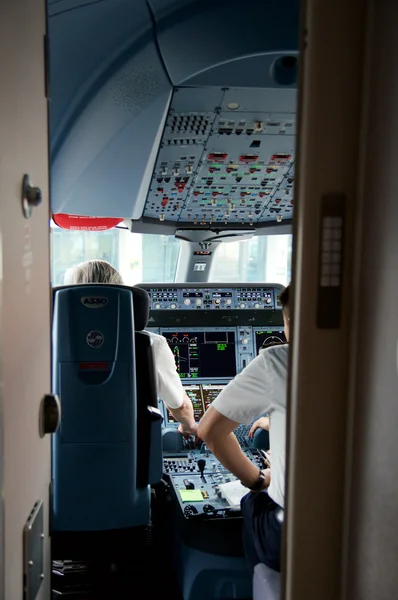 DUSSELDORF - 22 июля 2016 года: Аэробус A350 компании Singapore Airlines — стоковое фото
