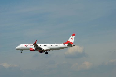 FRANKFURT, GERMANY - 09 JUL, 2017: Avusturya Havayolları Star Alliance Embraer 195 Frankfurt Uluslararası Havaalanına indi