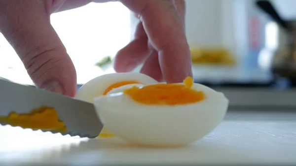 Sabah Kahvaltısında Lezzetli Kaynamış Yumurtalı Yakından Görüntü — Stok fotoğraf
