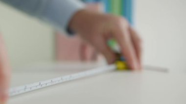 Bir Rulet Tekerleği Kullanarak Ölçülen Teknik Kişiyle Yakın Çekim