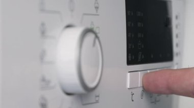 Çekimleri Bir Elle Kapat Ön Panelden Fonksiyon Düğmelerini Programlama, Çamaşır Makinesini Açma.