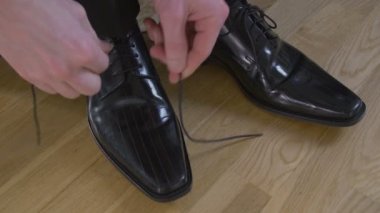 ayakkabı bağcığı bağları adam