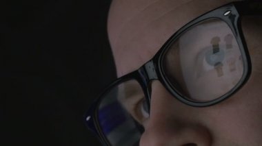 Web alışveriş yansıtıyordu gözlük