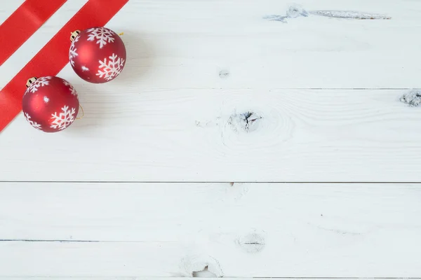 Noel topları ve bir şerit