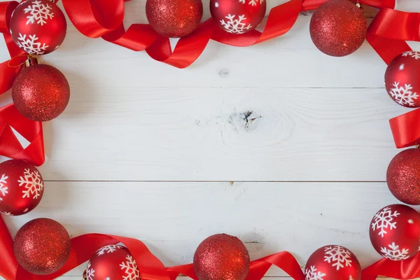 Noel topları ve bir şerit Telifsiz Stok Fotoğraflar