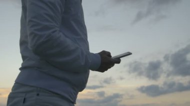 Adam sms manifatura akıllı telefon