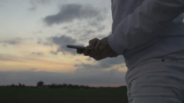 Adam sms manifatura akıllı telefon