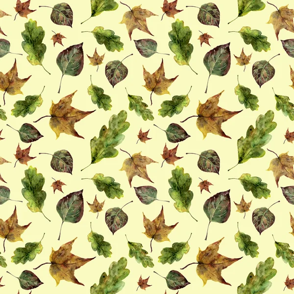 Watercolor autumn leaves seamless pattern. Hand painted oak, maple, aspen fall leaves ornament isolated on yellow background. Botanical illustration for design, print, fabric — Stock Photo, Image