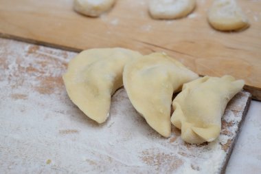 Vareniki köfte veya kaynama önce mantı