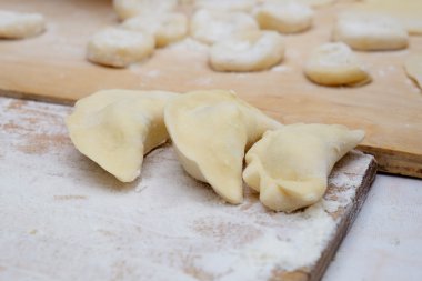 Vareniki köfte veya kaynama önce mantı