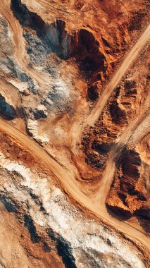 Çöldeki nehrin havadan görünüşü