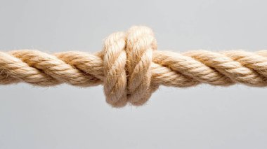 beyaz zemin üzerinde bir ip yakın çekim