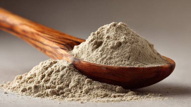 Masada kakao tozu ile pudra ve kaşık