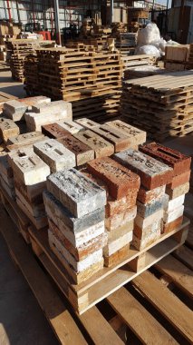 ahşap palet yığını