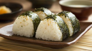 Suşi ve soya sosu. Japon mutfağı..