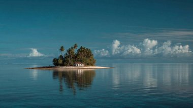 Hint Okyanusu 'ndaki beyaz ada.