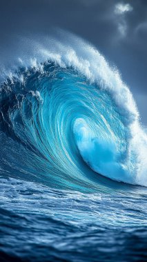 Denizde mavi dalgalar