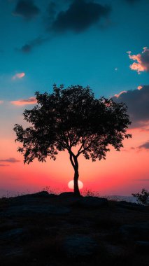 Dağlarda güzel bir gün batımı