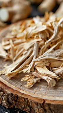 Kurutulmuş beyaz mantar. Yakın çekim. seçici odak