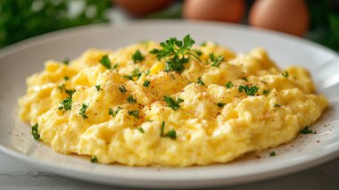 Masada lezzetli omlet tabağı.