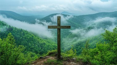 bir dağın tepesinde çapraz