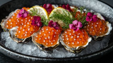 Buzlu kırmızı havyar.