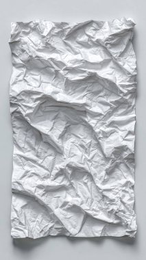 Beyaz arkaplanda buruşmuş kağıt.
