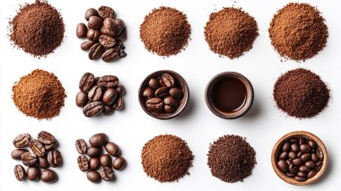 Kahve çekirdekleri ve çikolata beyaz arka planda izole edilmiş.