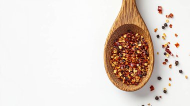 Kurutulmuş kırmızı biber ve kurutulmuş karabuğday kabı beyaz arka planda fotokopi alanı ile. Üst Manzara. sağlıklı gıda konsepti.