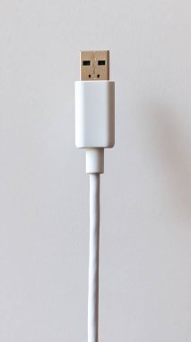 Telefon için usb kablosu