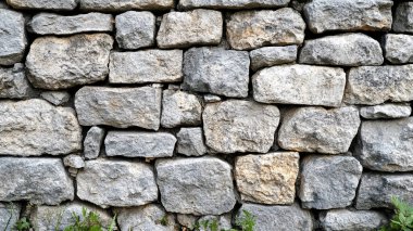 Taş duvar.