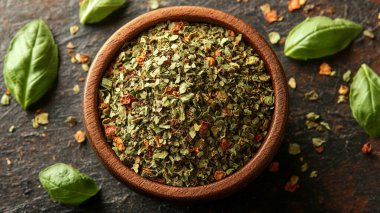 Ahşap zemin üzerinde kurumuş defne yaprakları olan bileşim