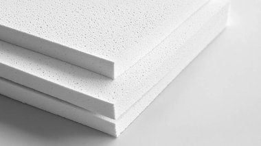 Bulaşıkları yıkamak ve yıkamak için yeni köpük.