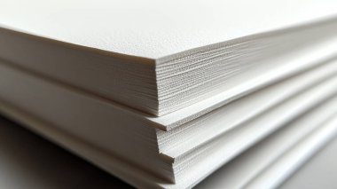 beyaz kağıt yığınını