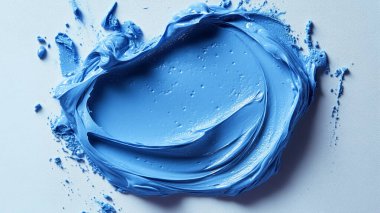 beyaz kağıt üzerinde mavi boya darbeleri