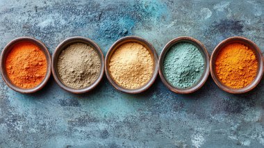 farklı baharatlar ve barut kaseleri, üst görünüm