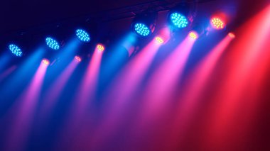 Sahne ışıkları. Sahnenin arka planı ışıklandırmalı. sahne ışıklandırması.