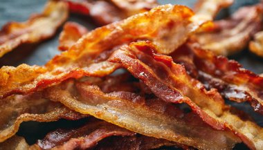 Domuz pastırması ve kızarmış pastırma..