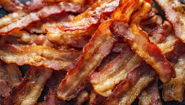 Şeritte kızartılmış pastırma.