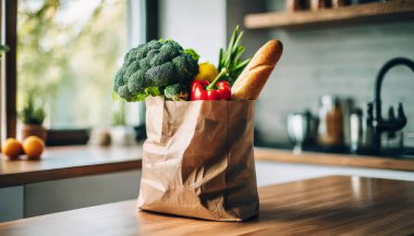 Sağlıklı yemek. Sebzelerle dolu bir kese kağıdı..