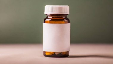 Tahta bir yüzeyde ilaç hapları..