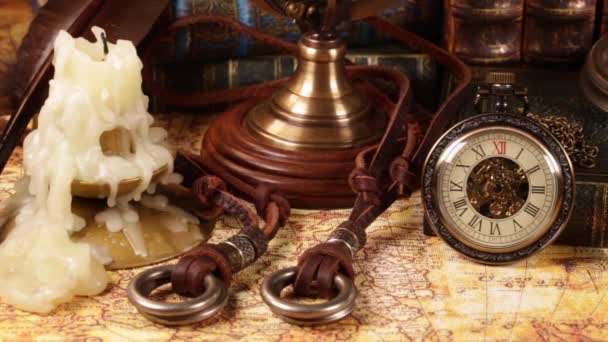 Horloges anciennes sur la carte 