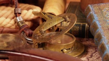 Antika saatler harita üzerinde. 1565 yılında eski Dünya Haritası.