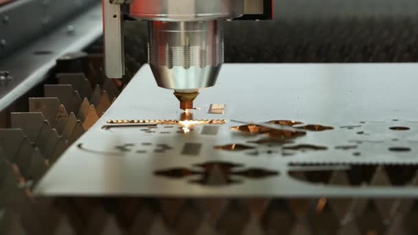 Plasmaschneiden Nach Cnc Automatisierte Metallbearbeitungsmaschine — Stockvideo