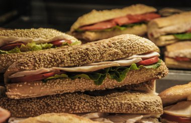 Tavuk peynirli burger