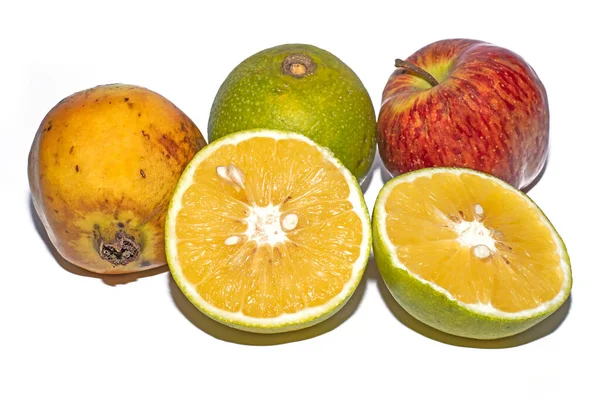 Tropische Früchte Isoliert Auf Weißem Hintergrund — Stockfoto