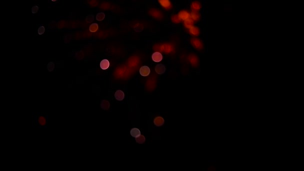 Hermosa exhibición brillante de fuegos artificiales coloridos en fondo de lazo nocturno. Para el 4 de julio, festival, aniversario, celebración, fiesta, año nuevo, feliz cumpleaños, boda, confeti, Diwali, Navidad — Vídeos de Stock