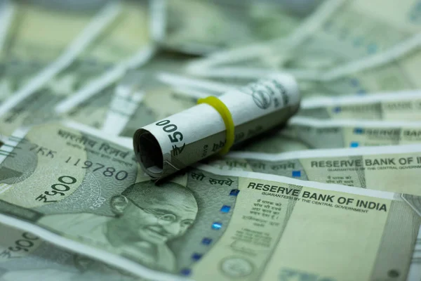 Beş yüz dolarlık Hint Rupisi parası. Hindistan Para Birimi Rupileri.