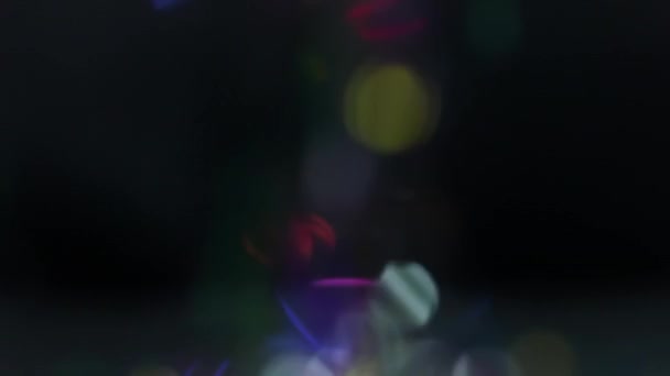 Barevné Confetti Glitter Falling Video Selektivní Zaměření — Stock video
